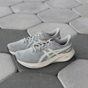 Asicse Novablast 5 Track Club