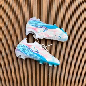 Nikes football shoes premium quality