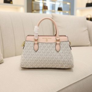 *LATEST MICHAEE KORSE BAG