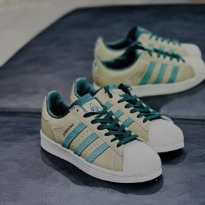 Adidase superstar