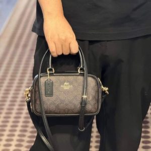 Coachs Rowan Satchel Signature Bag
