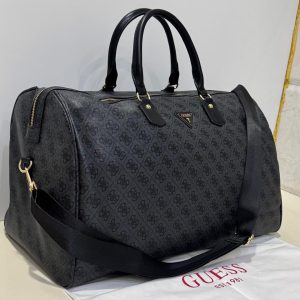 *GUESSES DUFFLE BAG