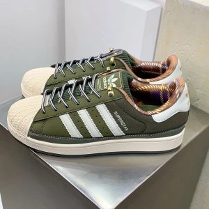 Adidase superstar 2